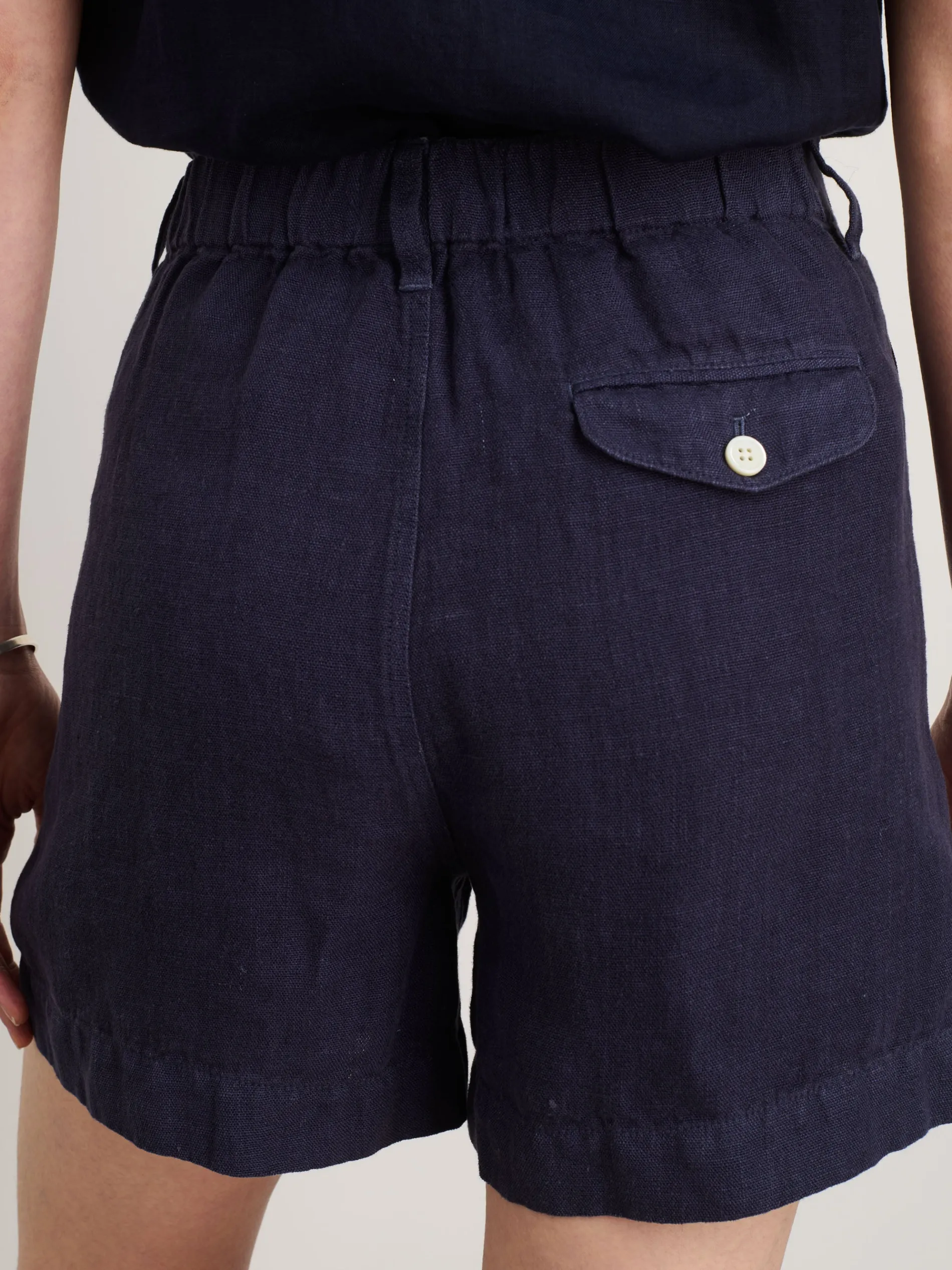 Pleated Pull On Shorts In Linen