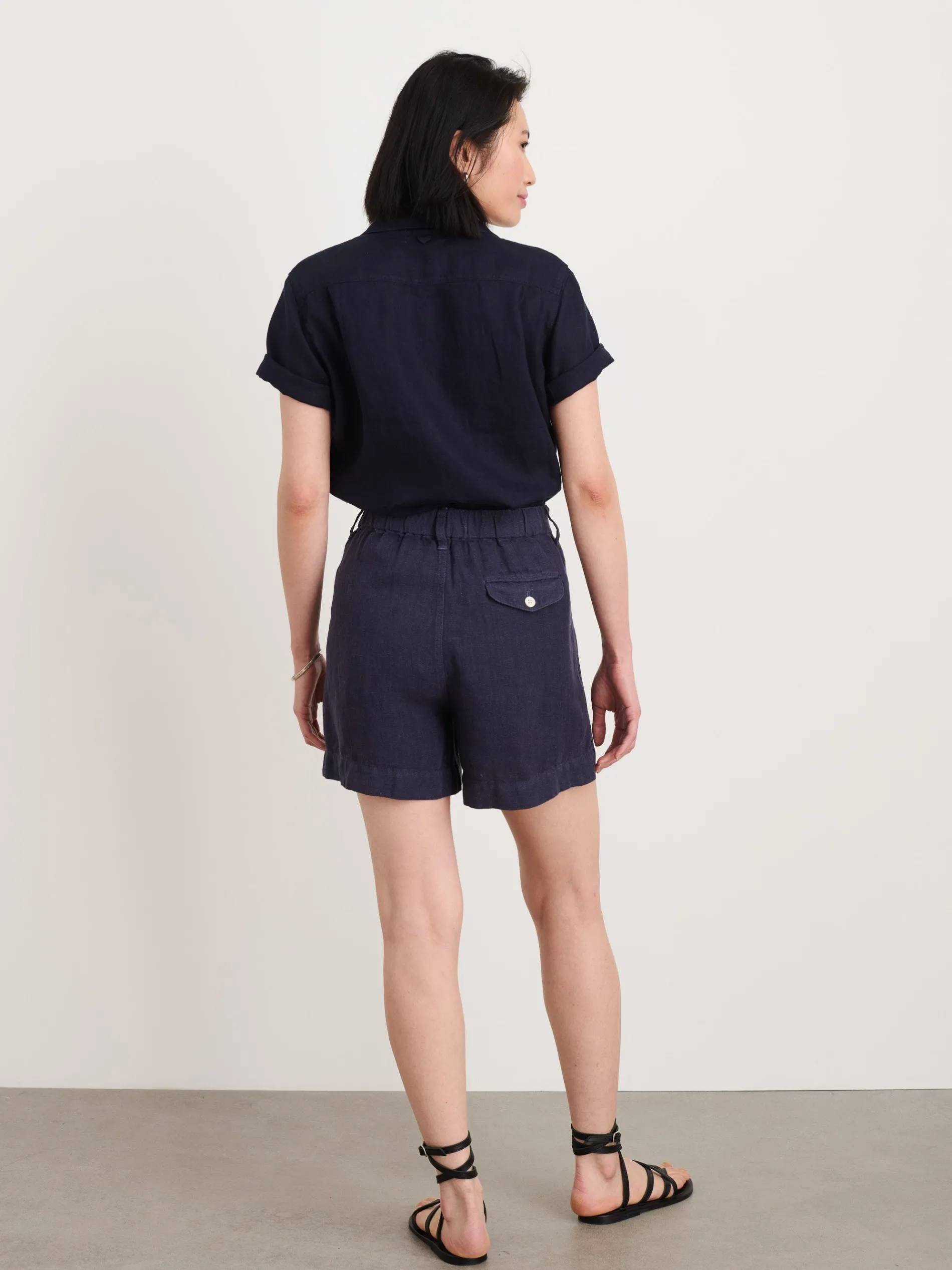 Pleated Pull On Shorts In Linen